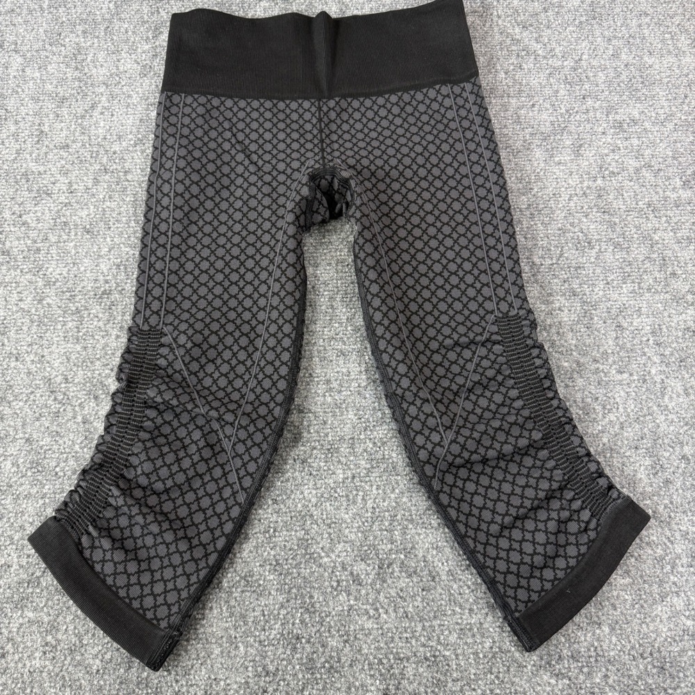 Lululemon Leggings Cropped Grey Black Geometric High Rise Athleisure 4
